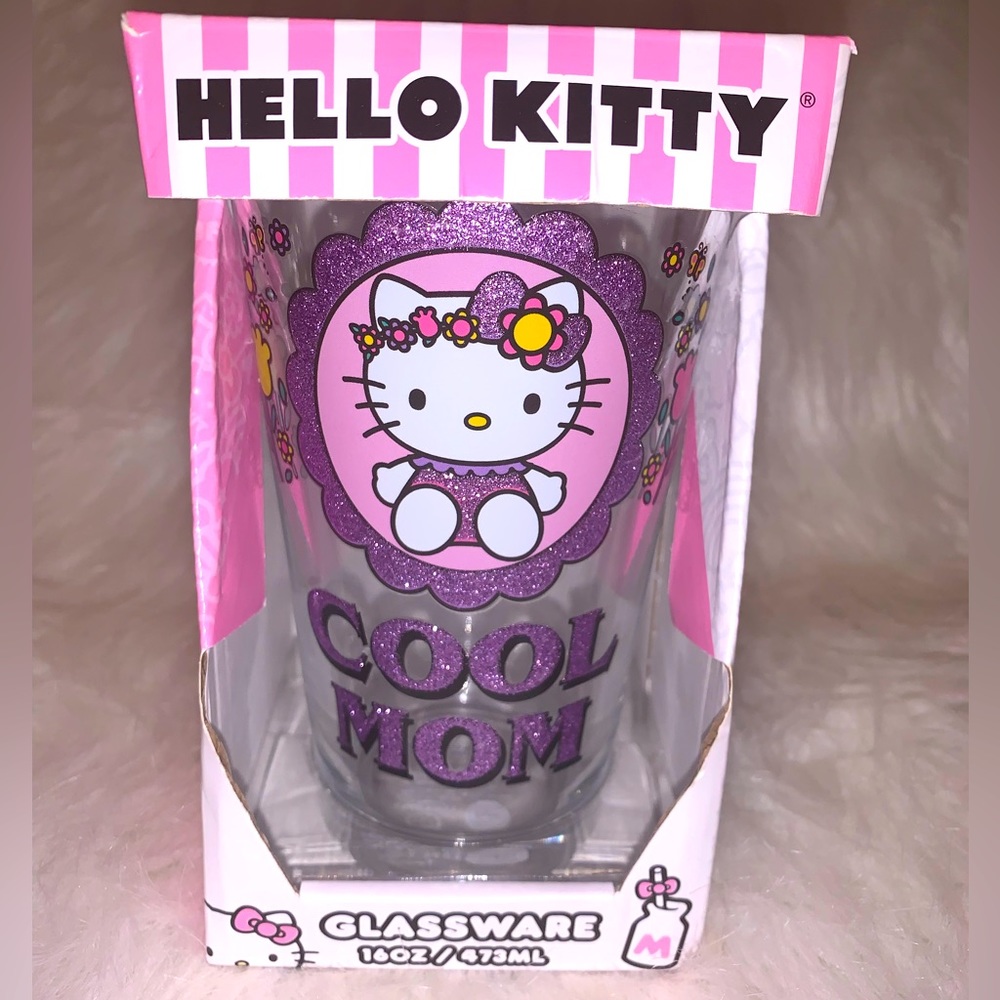 NEW!!!! HELLO KITTY COOL MOM GLASS